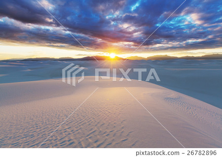 White sands 26782896