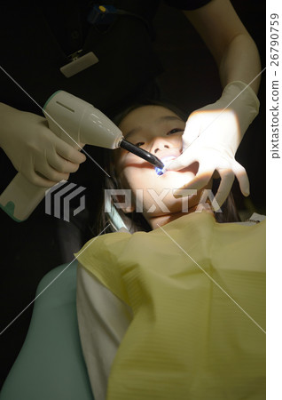 牙科治療(紫外線照射) 牙科治療(紫外線照射) 26790759