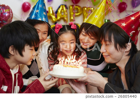 Birthday party family 26805440
