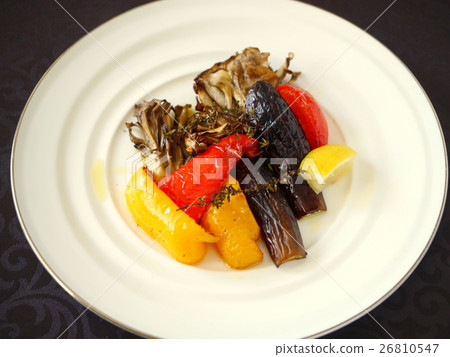Grilled vegetable salad (horizontal position) 26810547