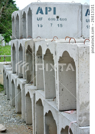 U-Shape precast concrete drain stacked 26813181