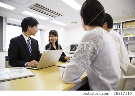 業務顧問會議夫婦與夫婦財政保險會議辦公室結婚 26817110