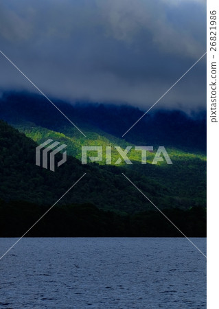 在惡劣天氣下閃耀(1) 在惡劣天氣下閃耀(1) 26821986