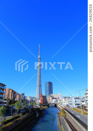 東京天空樹和東部塔在晴天 26829058
