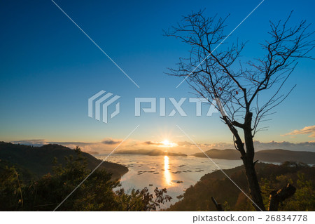 A shining rising sun rising from the Seto Inland Sea 26834778