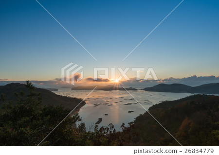 A shining rising sun rising from the Seto Inland Sea 26834779