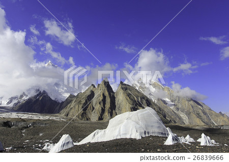 Trekking in the Karakroum Mountains, Pakistan 26839666