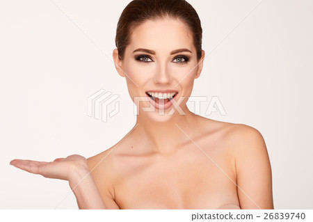 Natural Beauty Portrait. Beautiful Spa Woman . Perfect Fresh Ski 26839740