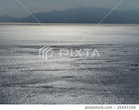Shodoshima which can be seen on the surface reflection of the sea 26841580