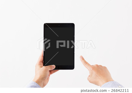 使用平板電腦的男 26842211