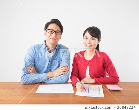 年輕夫婦為最後的回歸做準備 年輕夫婦為最後的回歸做準備 26842224