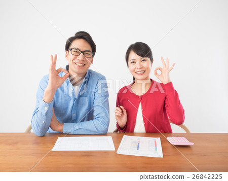 年輕夫婦為最後的回歸做準備 年輕夫婦為最後的回歸做準備 26842225