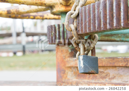 Key lock and manacle Prevent its use. Key lock and manacle Prevent its use. 26842258