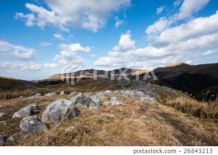 A trip to Kyushu, we will introduce the scenery of "Hiraodai" which is known as the Karst plateau. A trip to Kyushu, we will introduce the scenery of "Hiraodai" which is known as the Karst plateau. 26843213