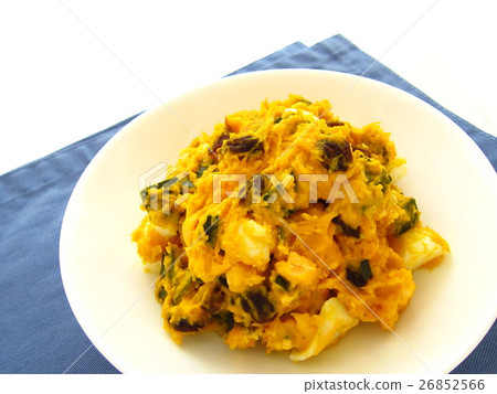 Delicious salad with squash and boiled eggs 26852566