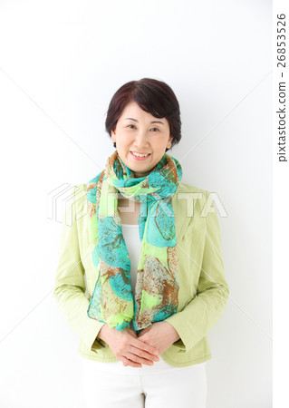 Middle female portrait Middle female portrait 26853526