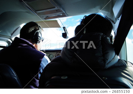 塞斯納飛行中的駕駛艙 26855150