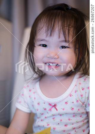 Infant girl (2 years old Japanese Vietnam · Danang 1 person) Infant girl (2 years old Japanese Vietnam · Danang 1 person) 26867207