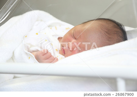 4th baby baby (early newborn baby) 26867900