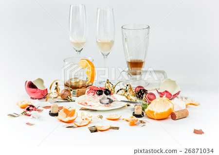 The morning after christmas day, table with 26871034