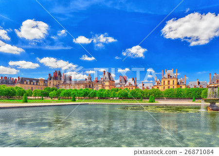 FONTEINEBLEAU, FRANCE - JULY 09, 2016 FONTEINEBLEAU, FRANCE - JULY 09, 2016 26871084