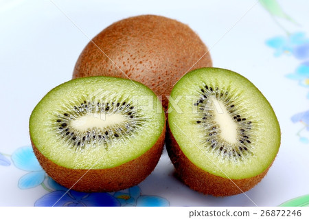 Fresh flesh of fresh kiwifruit 26872246