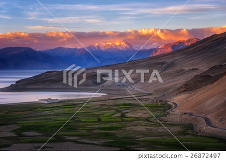 Tso Moriri Lake with Great Himalayan Range view Tso Moriri Lake with Great Himalayan Range view 26872497