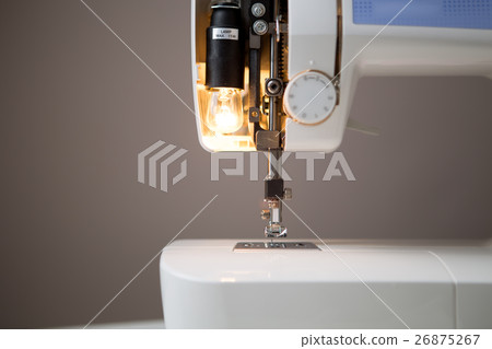 Sewing machine with open lamp 26875267