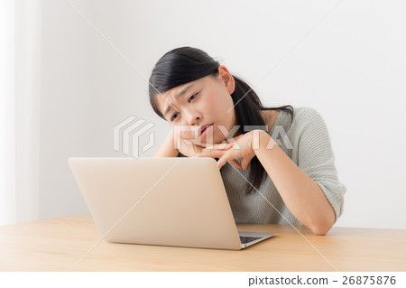 Woman     26875876