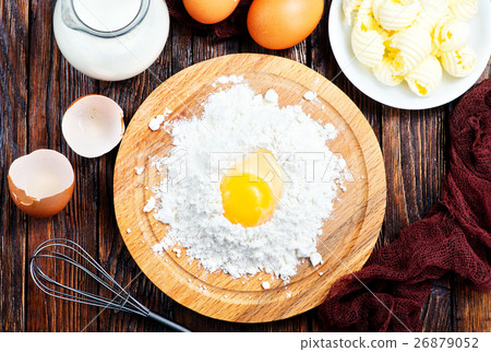 flour,milk, butter and eggs 26879052