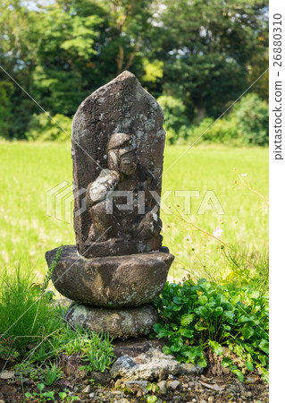 在米領域的米領域的Kannon雕象 在米領域的米領域的Kannon雕象 26880310