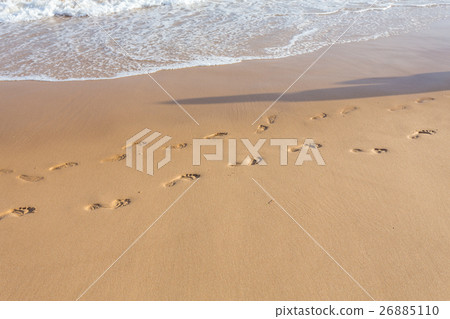 Footprints in the sand Footprints in the sand 26885110