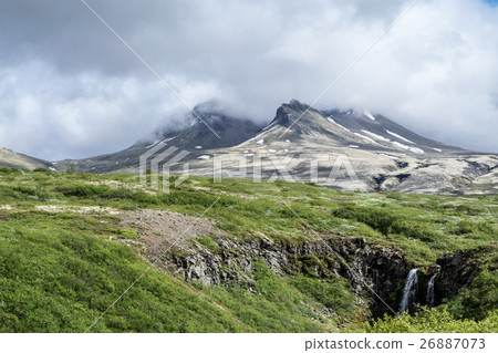 Aproaching the volcano 26887073