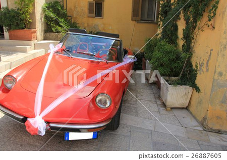 Red Honeymoon Car (Italy) 26887605