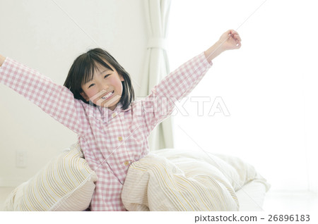A girl waking up A girl waking up 26896183
