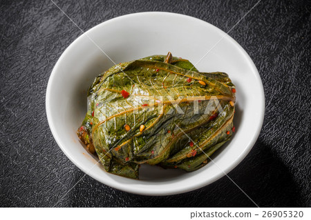 紫蘇Ocymoides韓國泡菜的泡菜 紫蘇Ocymoides韓國泡菜的泡菜 26905320