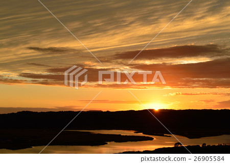 Twilight Pacsur swamp 26905584