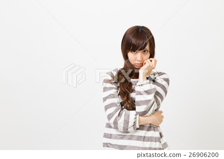 Troubling women 26906200