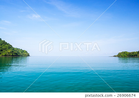 Clear blue sea water and blue sky landscape Clear blue sea water and blue sky landscape 26906674