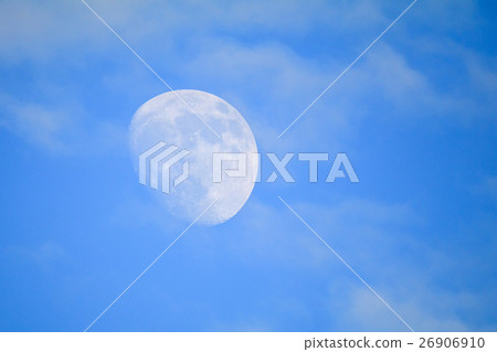 Daytime moon Daytime moon 26906910