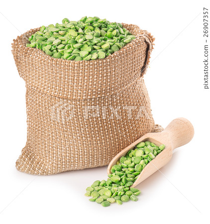 Green peas in bag with scoop isolated on white Green peas in bag with scoop isolated on white 26907357