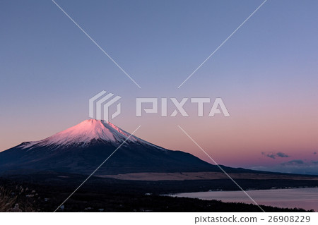 [山梨縣]富士山和山中湖日出時 26908229