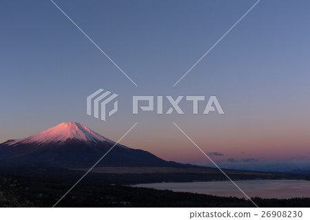 [山梨縣]富士山和山中湖日出時 26908230