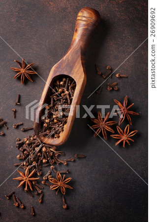 Mulled wine ingredients spices. Anise, cardamom 26909692