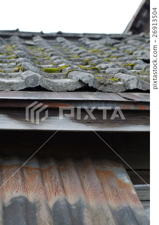 Old tile roof Old tile roof 26913504