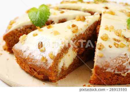 Carrot cake with cream cheese icing Carrot cake with cream cheese icing 26913593