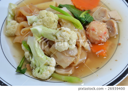 vegetarian fried rice noodle in gravy sauce 26939400