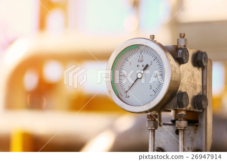 Pressure gauge in oil and gas production process  26947914