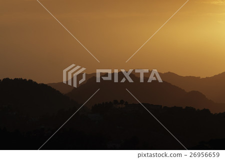 Sunset view of the Himalayan foothills, India 26956659