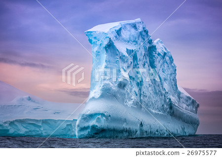 Antarctic iceberg 26975577